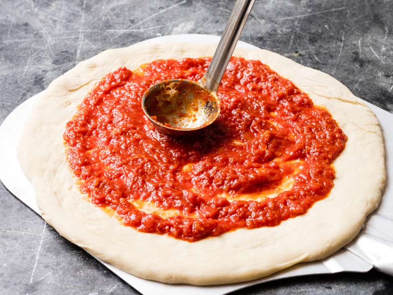 tomato paste as pizza sauce