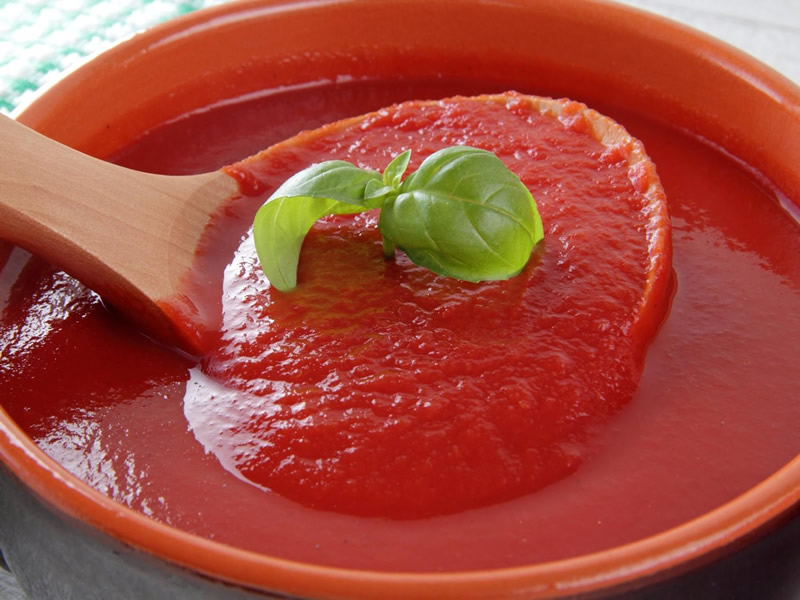 tomato paste as pizza sauce