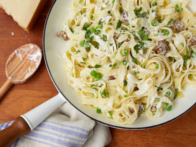 tomato sauce pasta delicious